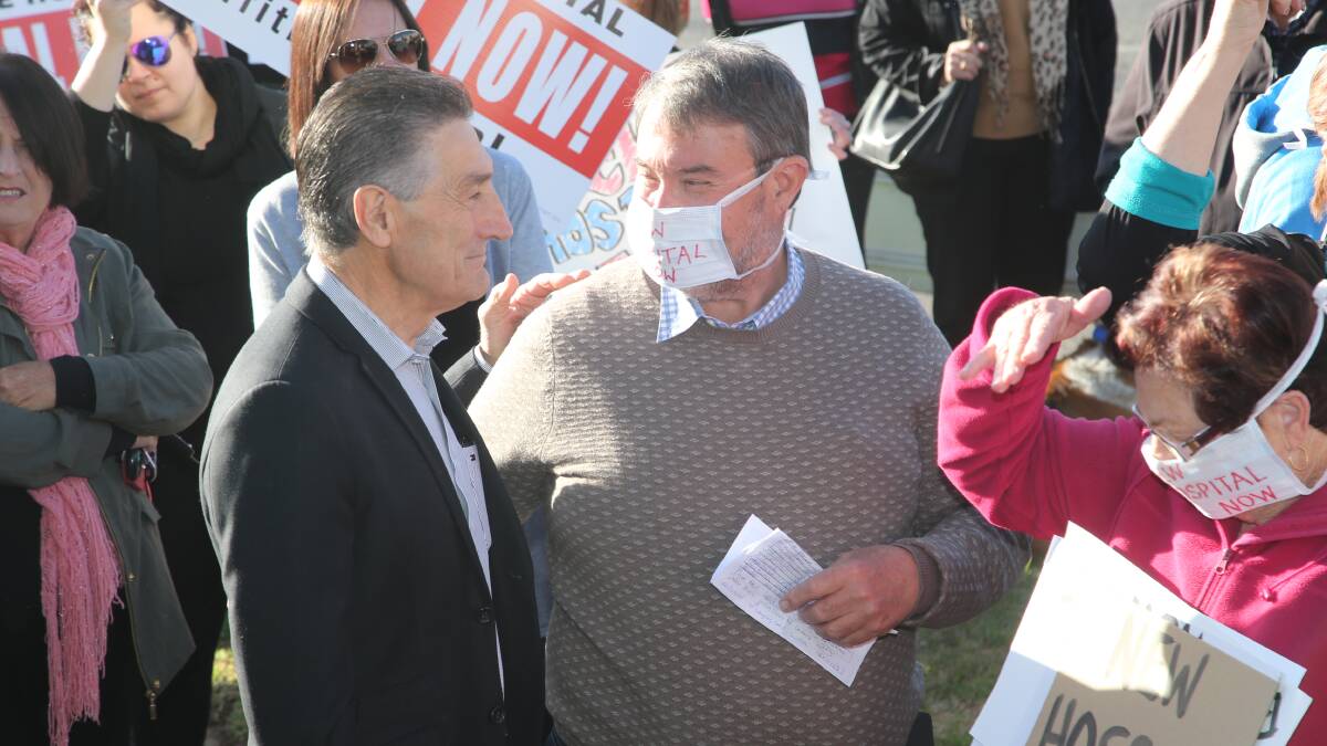 NSW Premier dodges Griffith hospital protest