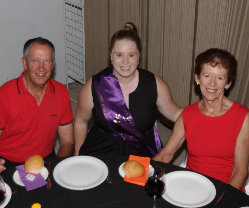 DELICIOUS: Leeton SunRice Festival Ambassador Quest entrant Nadine Morton (middle) with John and Merryl Morris at the pizza and pasta night. Photo: Ron Arel 