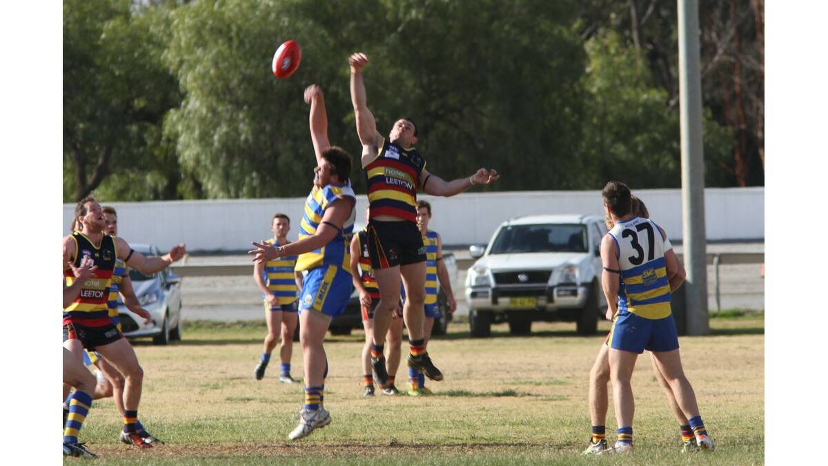 LEETON-WHITTON and MCUE played at Leeton Showground on Saturday in a top-of-the-table clash. The Crows were able to secure the victory by two points. 