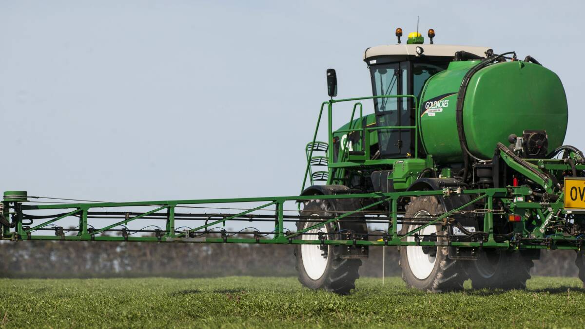 GUIDE: Grain growers planning to spray paddocks for control of weeds, diseases and pests can now receive the best practice advice and guidance from the GRDC. 
