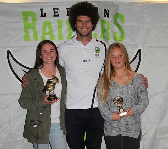 GREAT JOB: Matt King congratulates Tess Staines (left) and Jamie Taylor on their awards at the presentation night. 