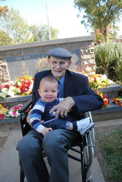 World War II veteran Otto Steinke with his great grandson Jack Calabrese in Henty.