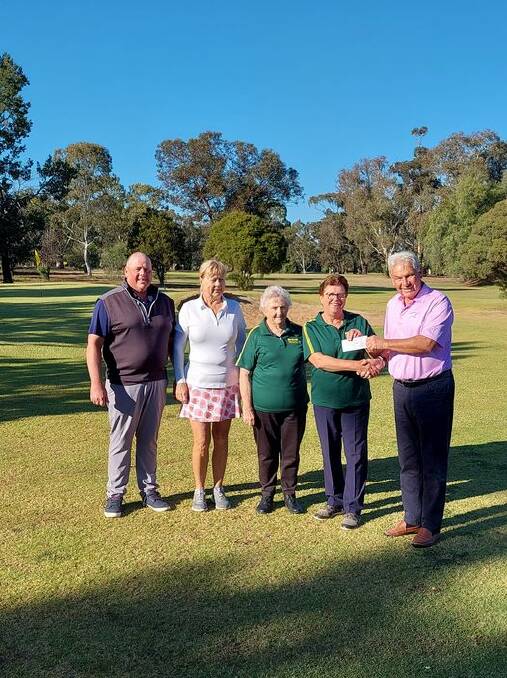 ALL SMILES: Leeton golf Club President John Martin along with Club Captain Scott Turner and Ladies Captain Christine Harrison presenting Leeton Can-assist President Mary Dodd and Secretary Judy McLean with a cheque for $1500 which was raised from the Can-assist charity day. PHOTO: Jason Mimmo