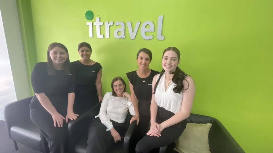 itravel staffers Lauren Zanesco, Santina Foscarini, Janine Keenan, Chontell Giannini and Tayissa Dunn. Picture by Allan Wilson