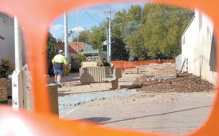 2004: Work has started on the Jarrah Mall upgrade.