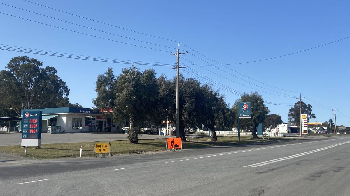 Both the Caltex and Shell service stations in South Hay are listed as casual contact sites after an essential worker stopped there prior to testing positive for COVID-19. Picture: Daisy Huntly