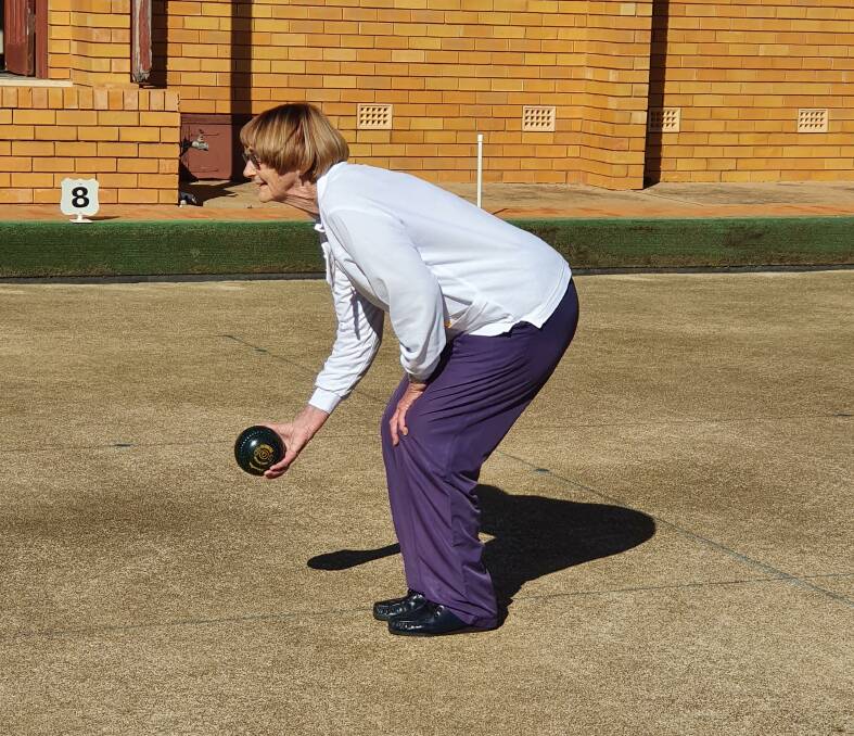 WATCH: Lorraine McKellar prepares to send her shot down the greens at the Leeton Soldiers Club on Wednesday. Photo: Contributed 
