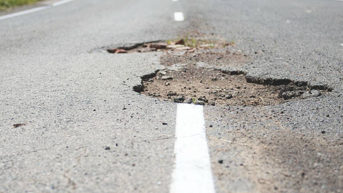 More than $300,000 in funding will assist Leeton Shire Council in fixing potholes. 