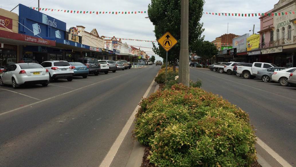 10 signs you know it’s summer in Leeton