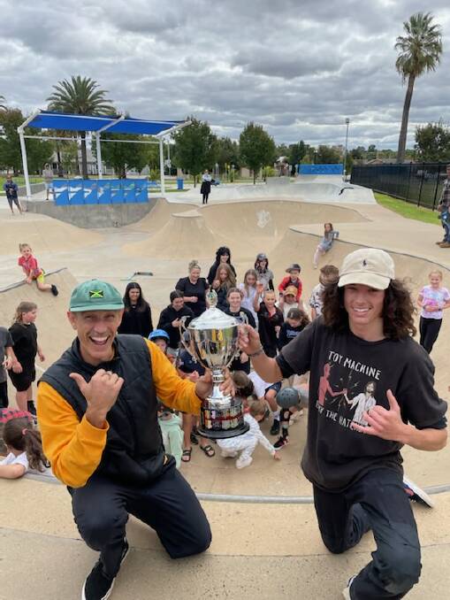 Totem Skate's David Cameron with winner Joel Buck from Wagga at the 2023 Riverina Skate Championships. The event is back on again on Easter Monday in Leeton. Picture supplied 