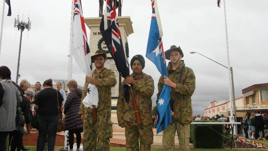 The rain that fell across the shire didn't dampen the spirits or deter Leeton from paying their respects at the main service at the Cenotaph on ANZAC Day.