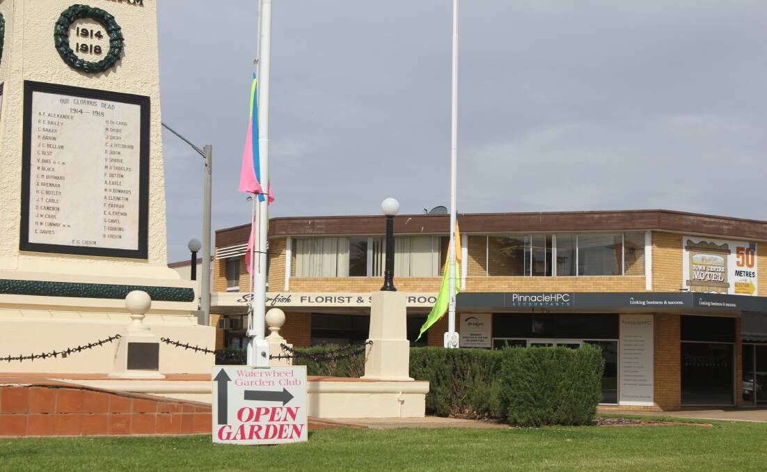 Flags and a sign placed at the Leeton Cenotaph Monday morning quickly came to the attention of the Leeton RSL Sub Branch and were promptly removed.